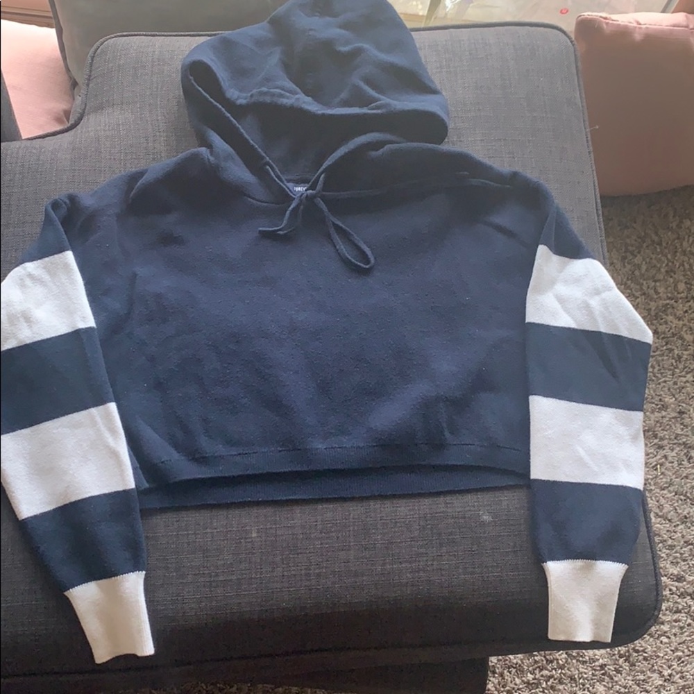 Cropped sweater